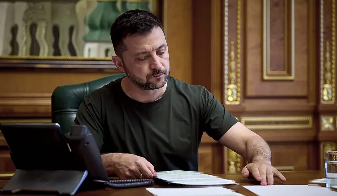 Зеленський запровадив нові санкції проти осіб, які допомагають Росії вести війну проти України