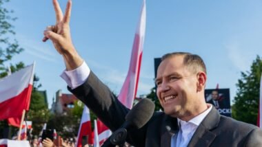 Президент Польщі Кароль Навроцький ветував закон про соцвиплати та безкоштовну медичну допомогу українцям